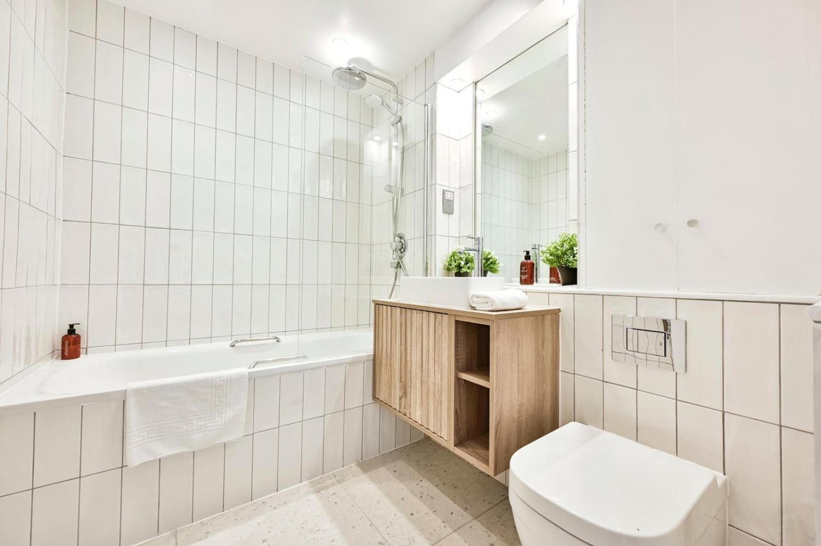 Amazing 3 Bed Apartment Great Portland Street ロンドン エクステリア 写真